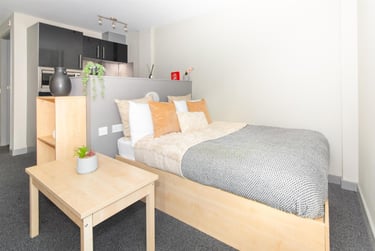 1 bed studio, Dighton Street, Kingsdown, Bristol, BS28AL - Image 1